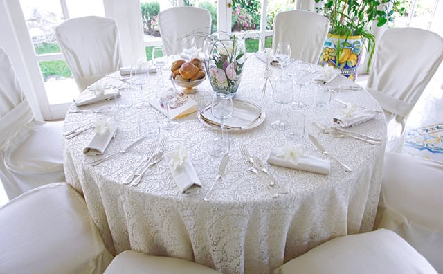 Hotel tablecloths and banquet linen for catering supply from Pakistan